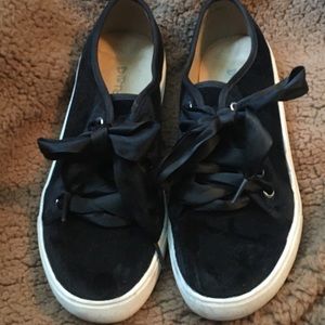 Velvet shoes with ribbon laces size 6